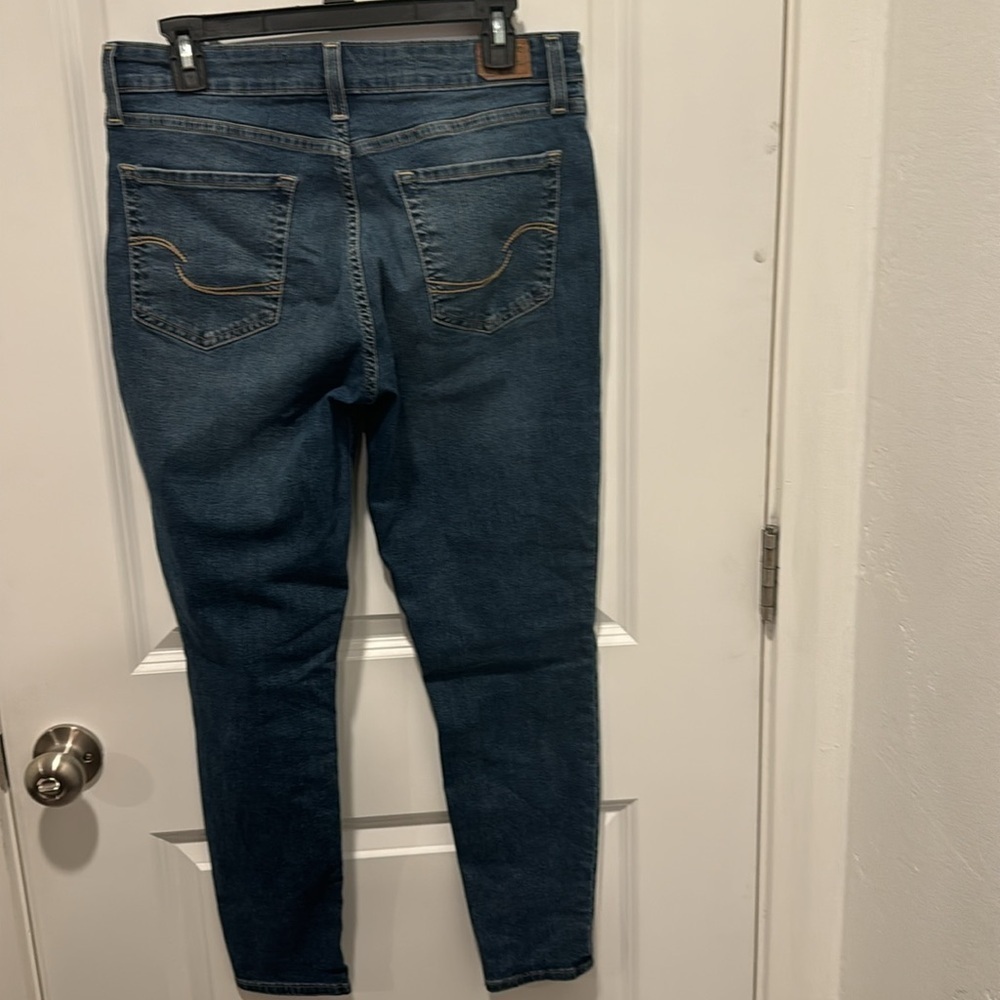 Levi’s Women Skinny Shaping Jeans - Picture 2 of 2